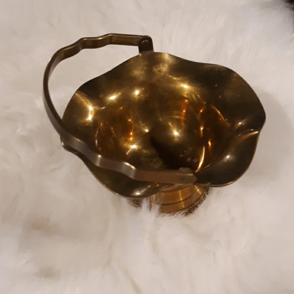 Interpur brass basket